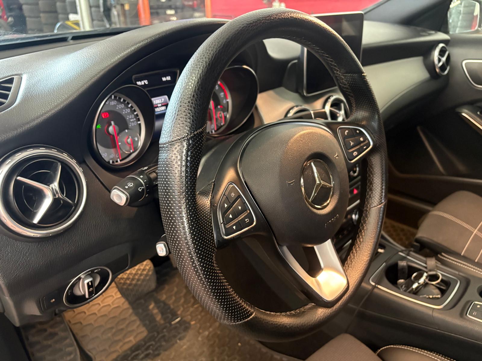 MERCEDES  GLA 220 D AUTOMATIC 4MATIC PREMIUM