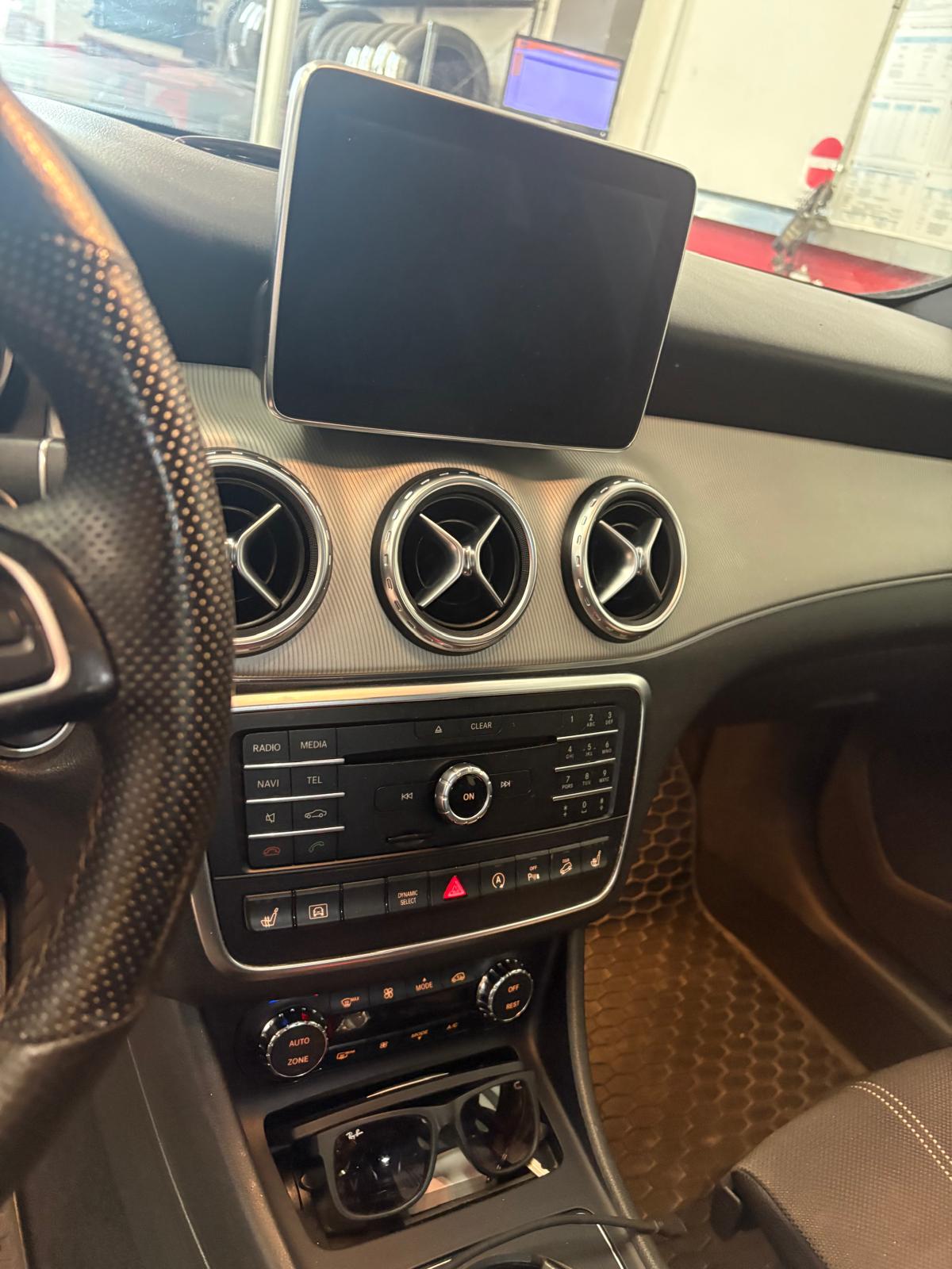 MERCEDES  GLA 220 D AUTOMATIC 4MATIC PREMIUM