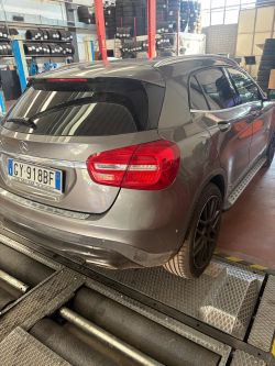 MERCEDES  GLA 220 D AUTOMATIC 4MATIC PREMIUM